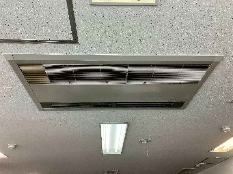エアコンクリーニング 業務用１方向天井カセット型エアコン